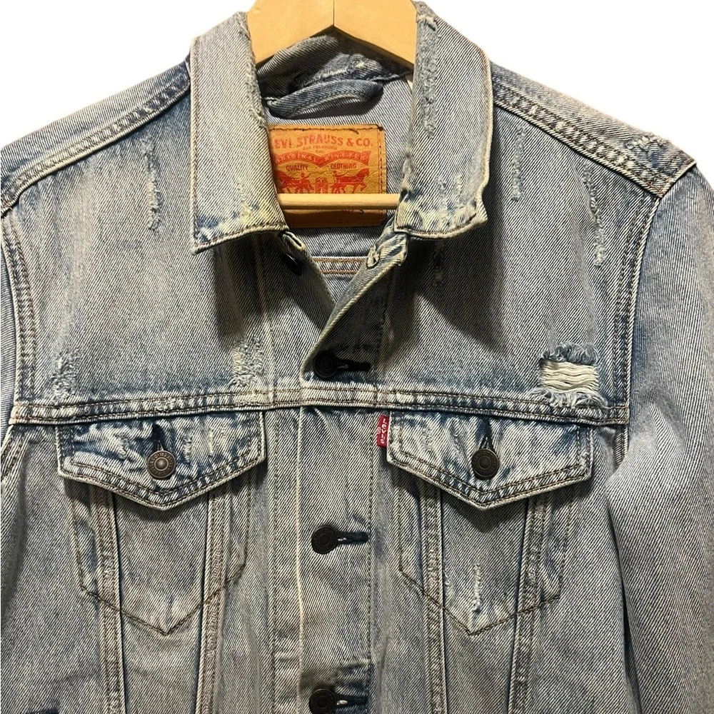 LEVI'S Strauss Men's Blue‎ Denim Trucker Distressed Jean Jacket Size Men's small